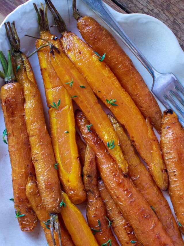 Rustic Honey-Roasted Carrots (with Thyme)
