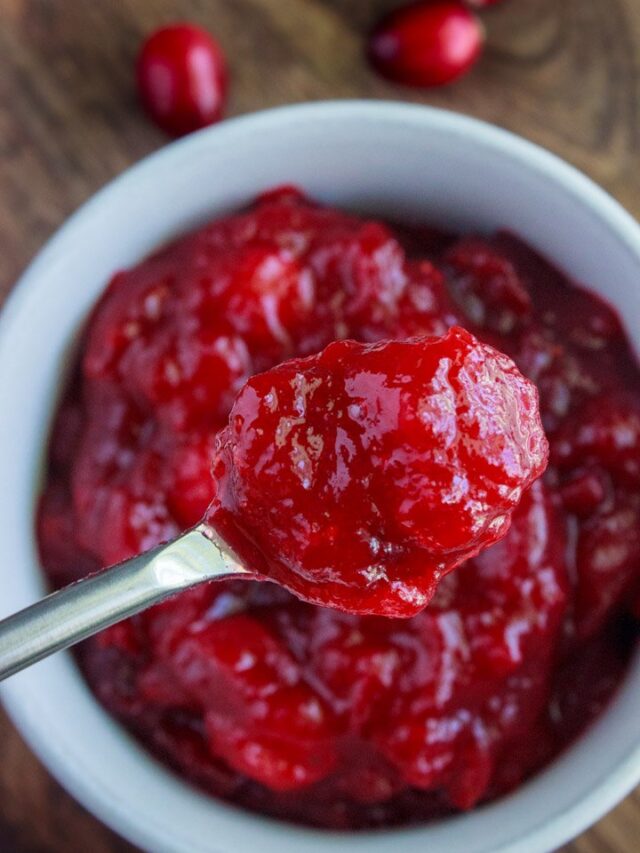 cropped-homemade-cranberry-sauce-closeup.jpg