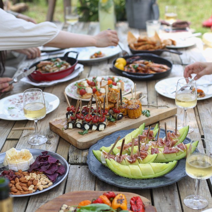 french dinner table