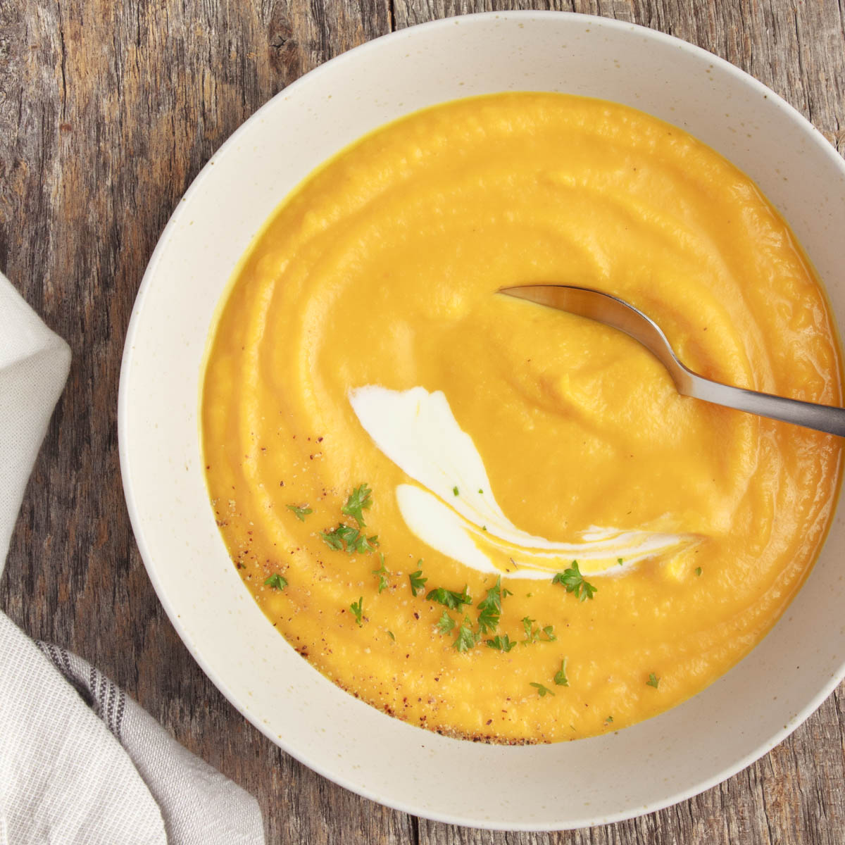 Healthy Butternut Squash and Carrot Soup (Vegan)